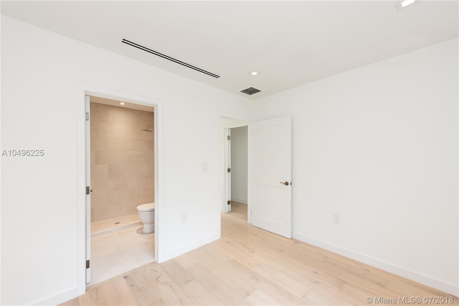 SUNSET ISLANDS-ISLAND NO - Residential