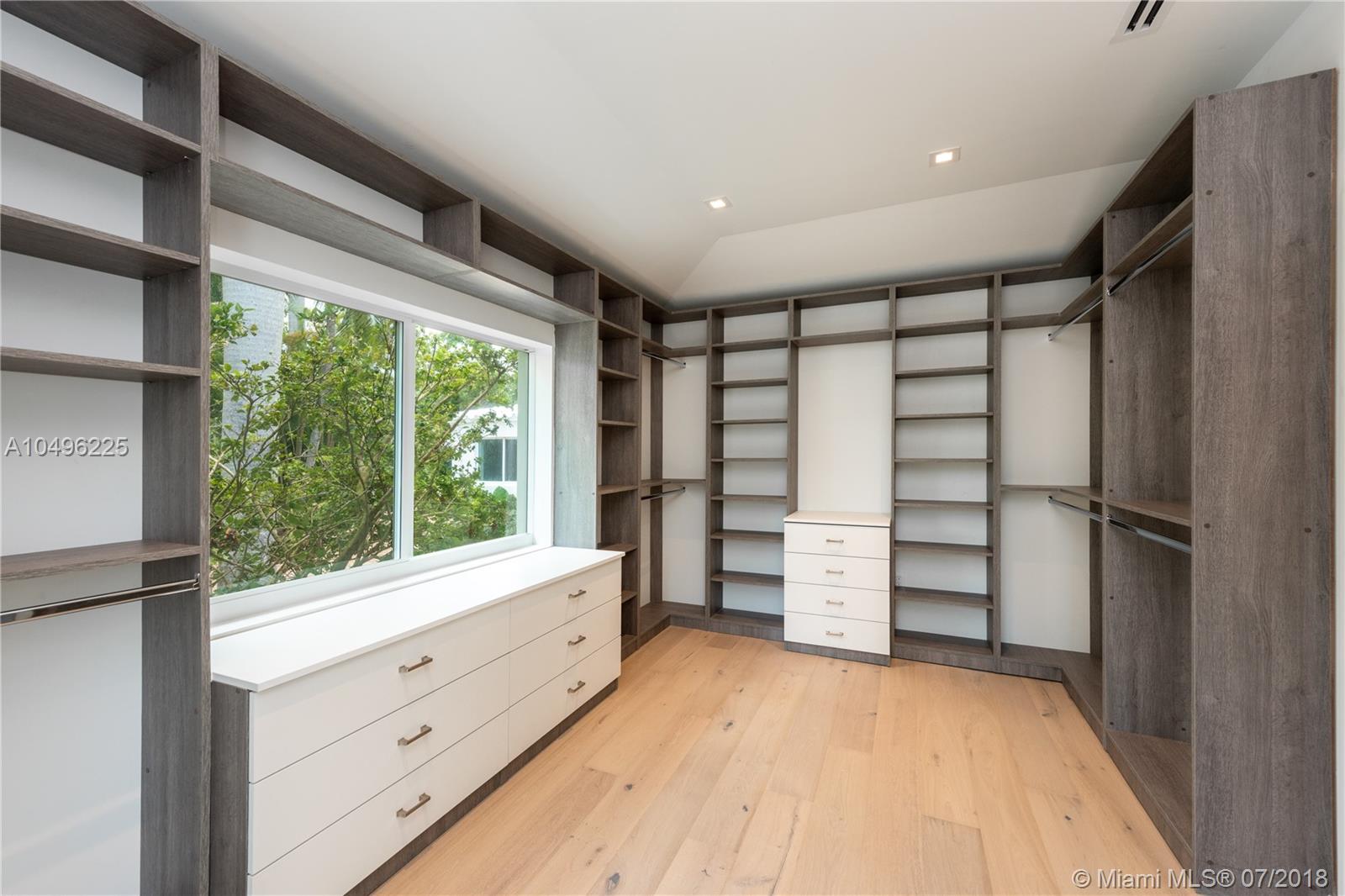 SUNSET ISLANDS-ISLAND NO - Residential