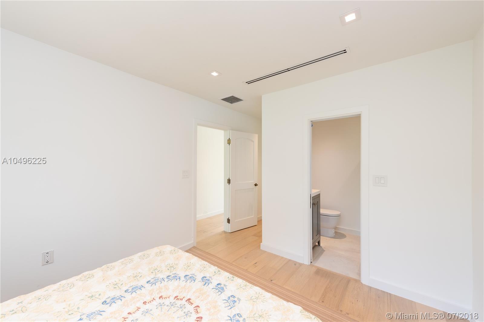 SUNSET ISLANDS-ISLAND NO - Residential