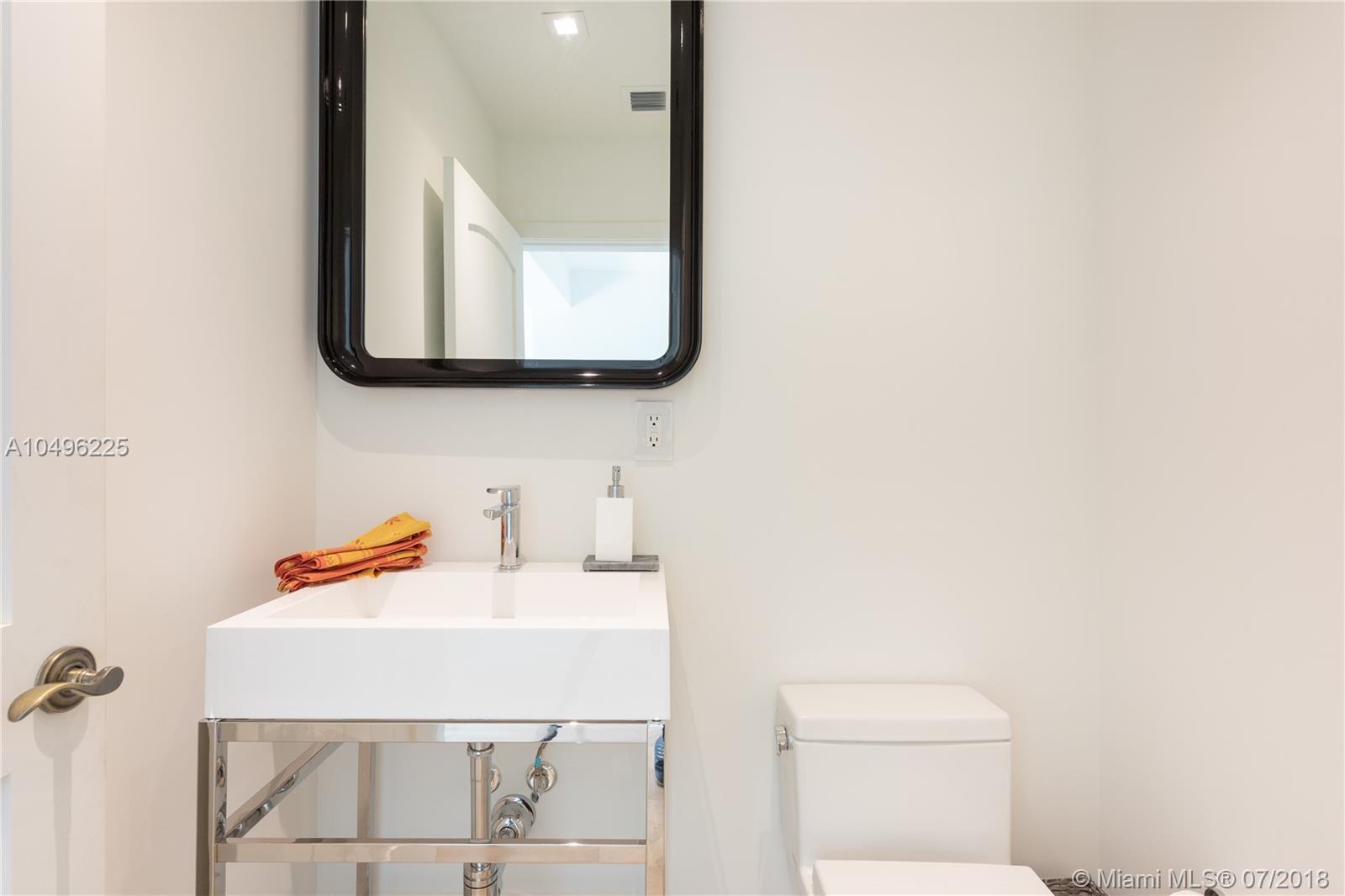 SUNSET ISLANDS-ISLAND NO - Residential