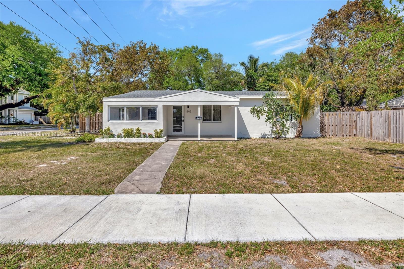 843 SW 20th St