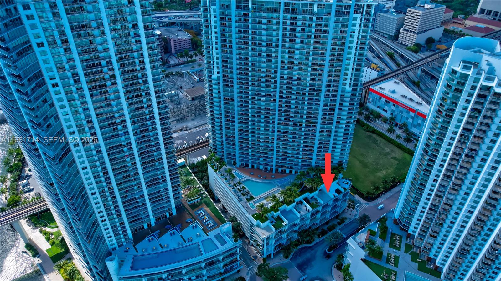 IVY CONDO - Residential