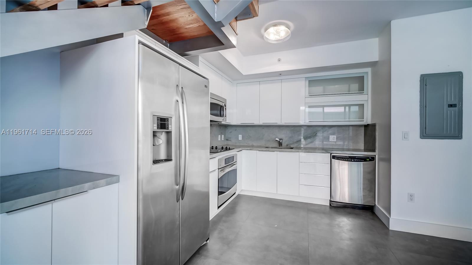 IVY CONDO - Residential