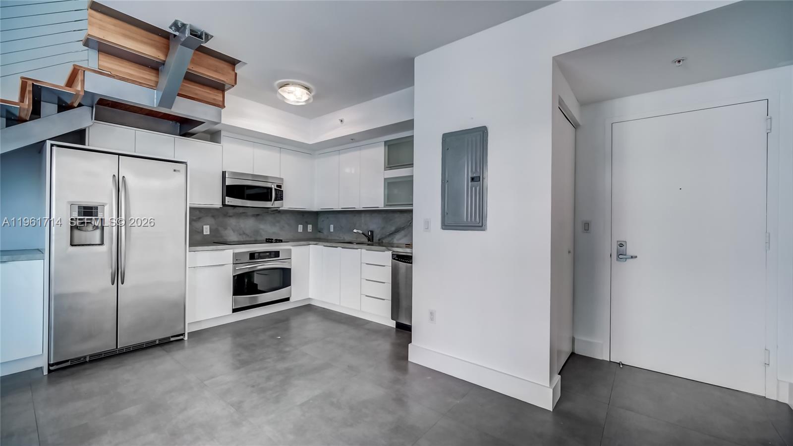 IVY CONDO - Residential