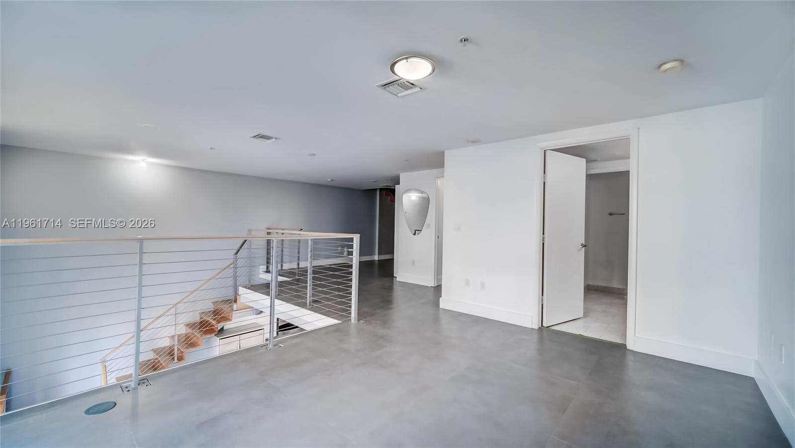 IVY CONDO - Residential