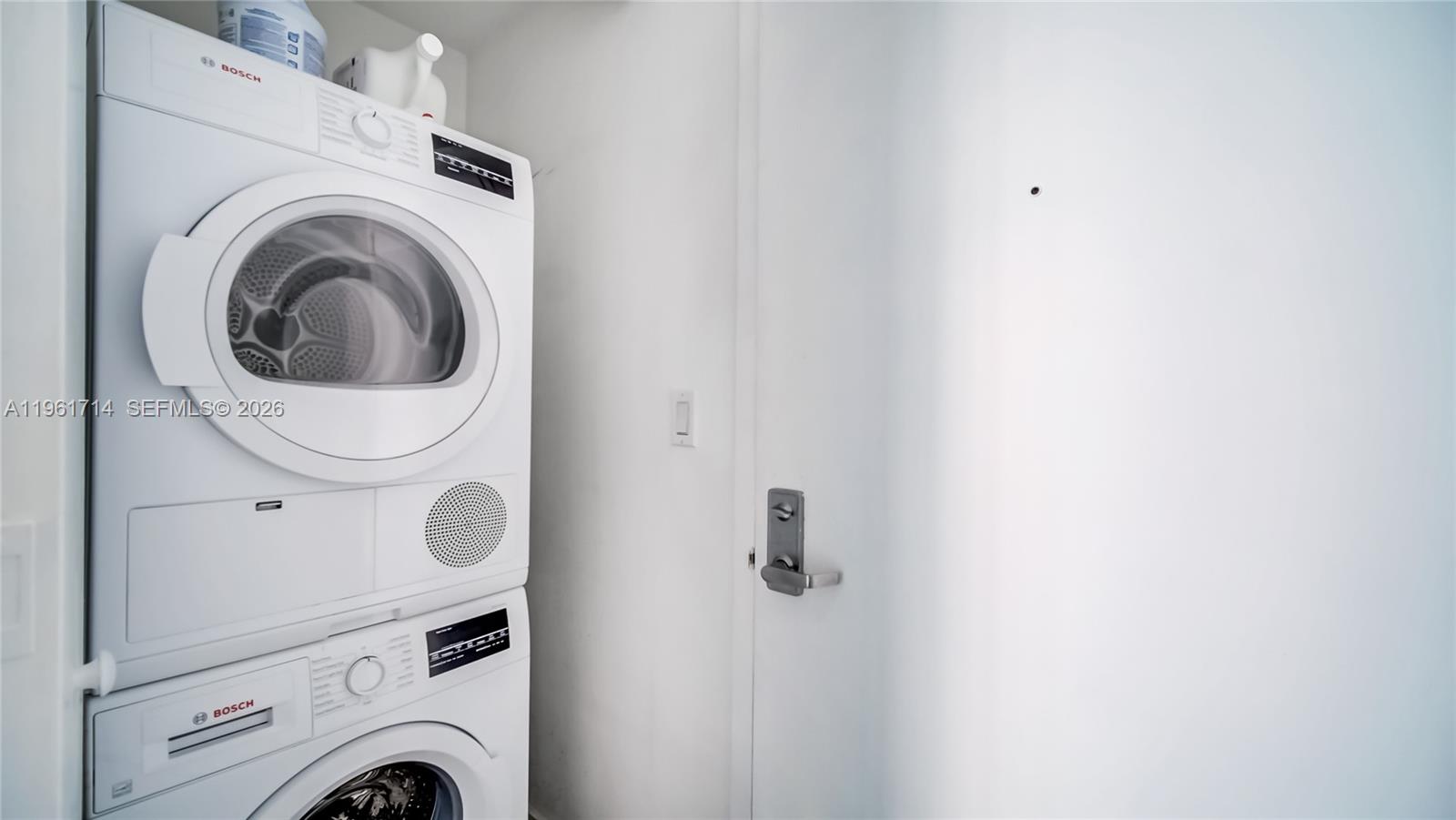 IVY CONDO - Residential