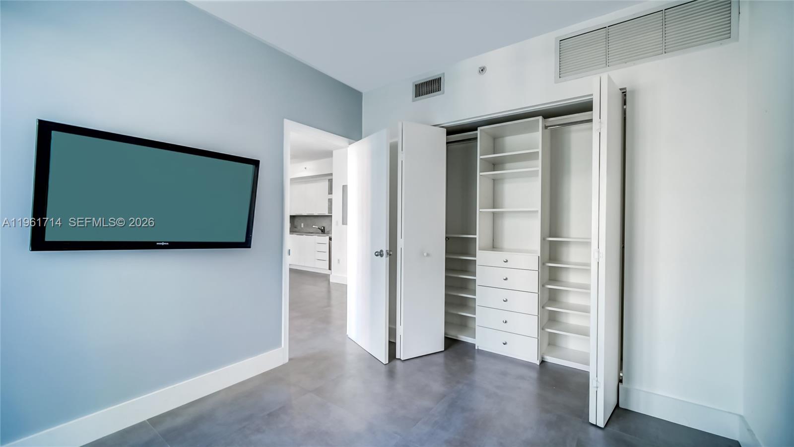 IVY CONDO - Residential