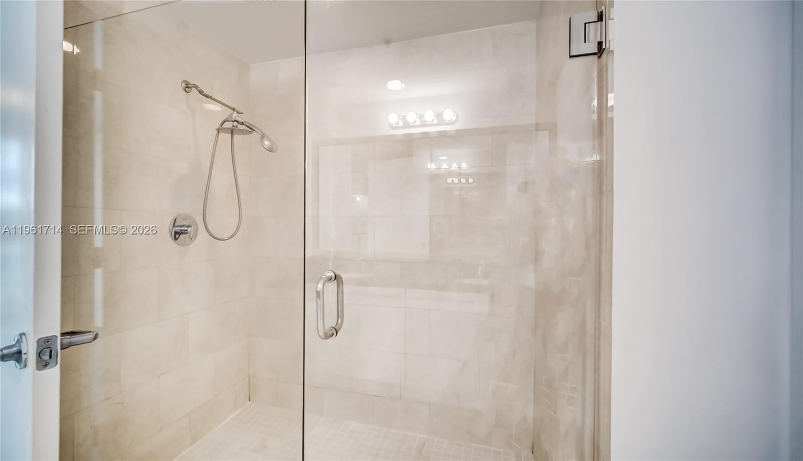 IVY CONDO - Residential