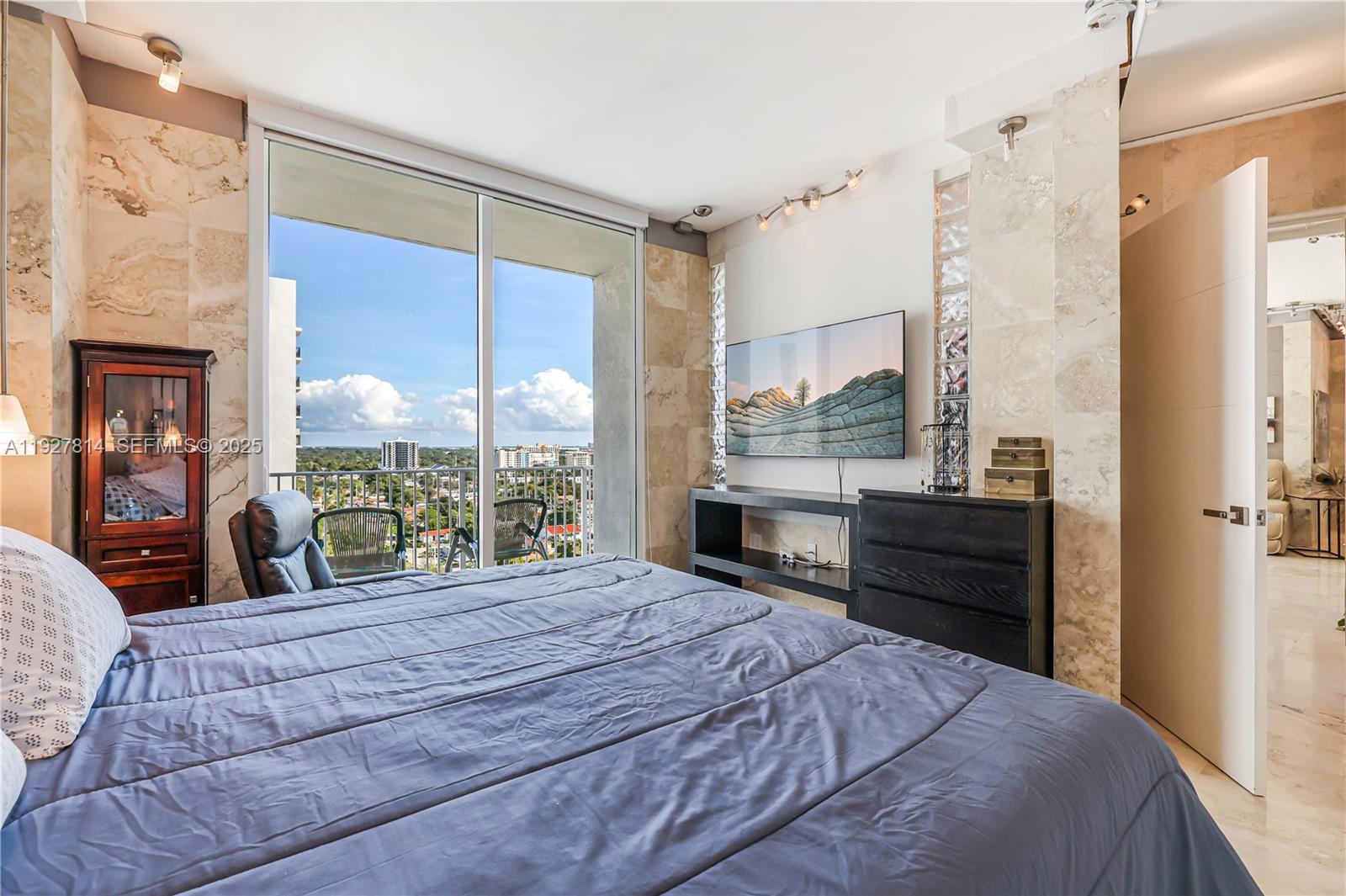 MIDTOWN LOFTS CONDO - Residential