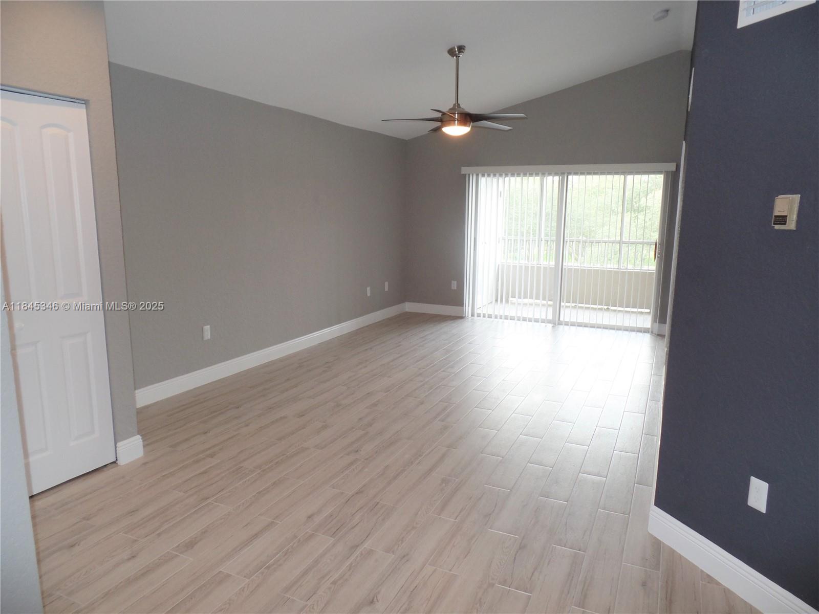 Available August 6 – Renovated 1-bedroom, 1-bath top-floor condo with vaulted ceilings at Lakeview Club. In-unit full-size washer/dryer, tile flooring, stainless steel appliances, and a spacious walk-in closet. Community amenities include 3 pools, 2 Jacuzzis, gym, pool table room, BBQ areas, and scenic bike trails. Solid cement construction offers quiet comfort. Located just off I-95 between Commercial and Oakland Park Blvd—near Las Olas, the beach, and Wilton Manors. Pet-friendly. Water, sewer, and trash included. Reduced move-in costs available for applicants with excellent credit!
