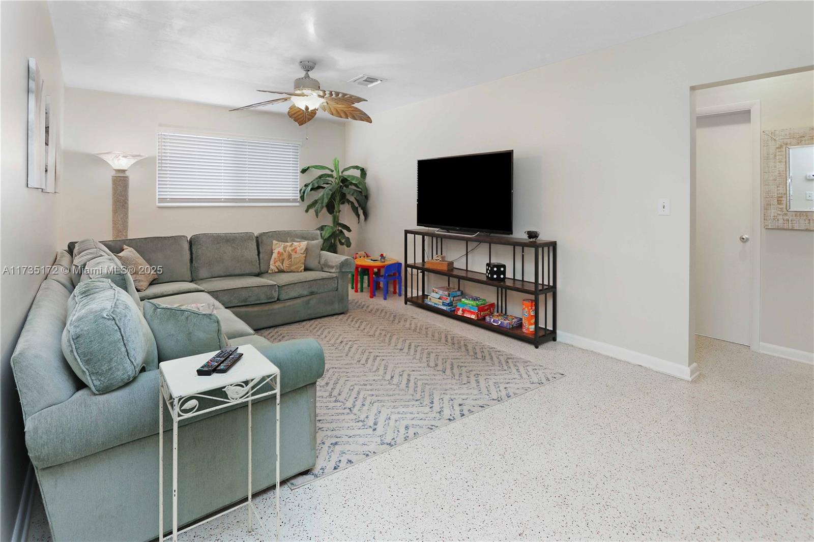 HOLLYWOOD BEACH - Residential Lease