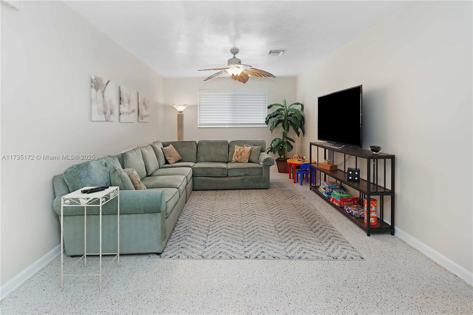 HOLLYWOOD BEACH - Residential Lease