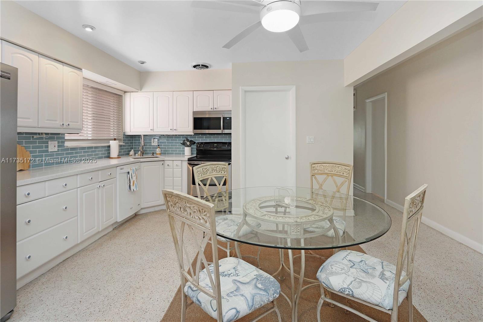 HOLLYWOOD BEACH - Residential Lease