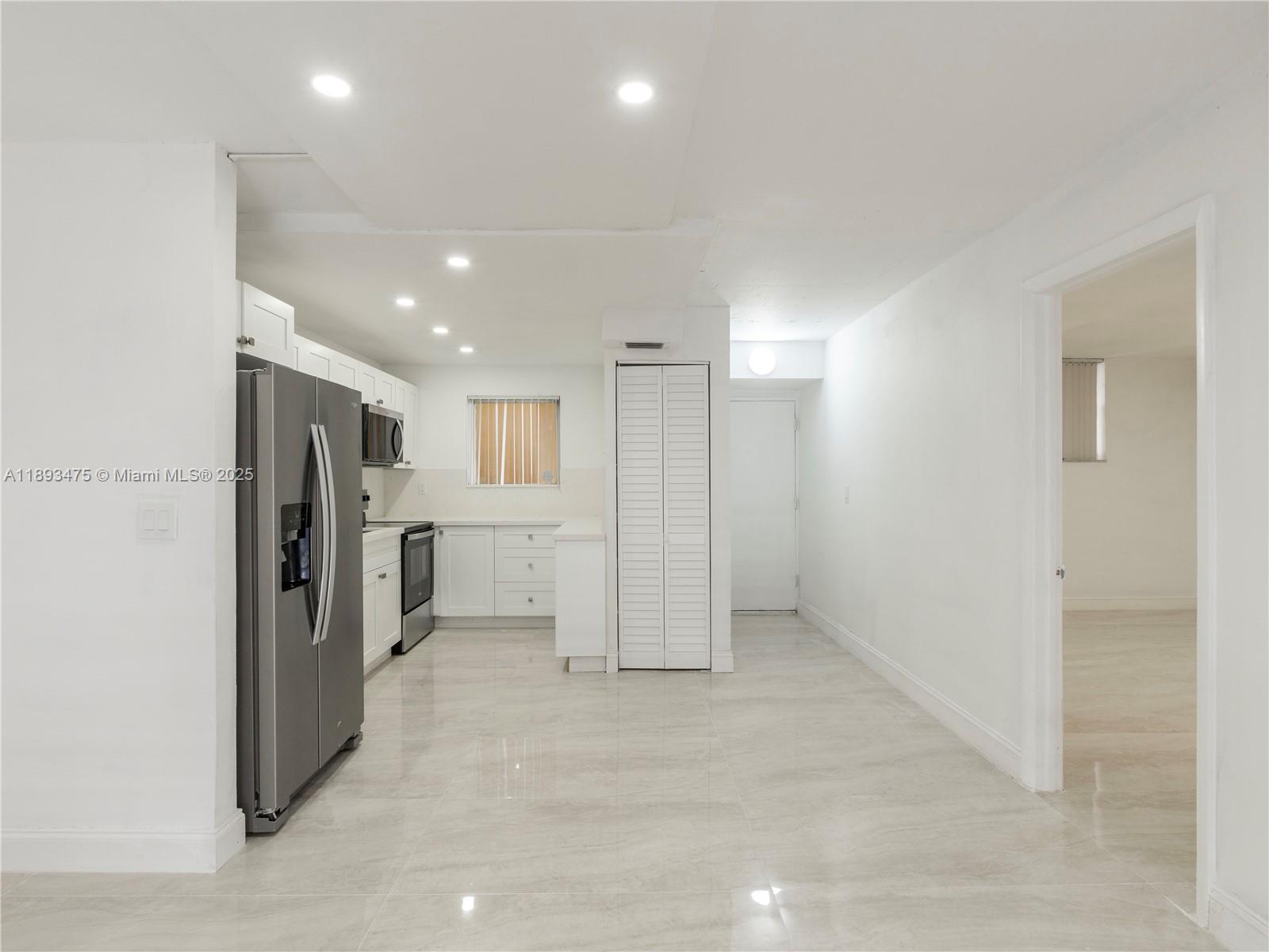 FOXCROFT APTS INC CONDO - Residential Lease