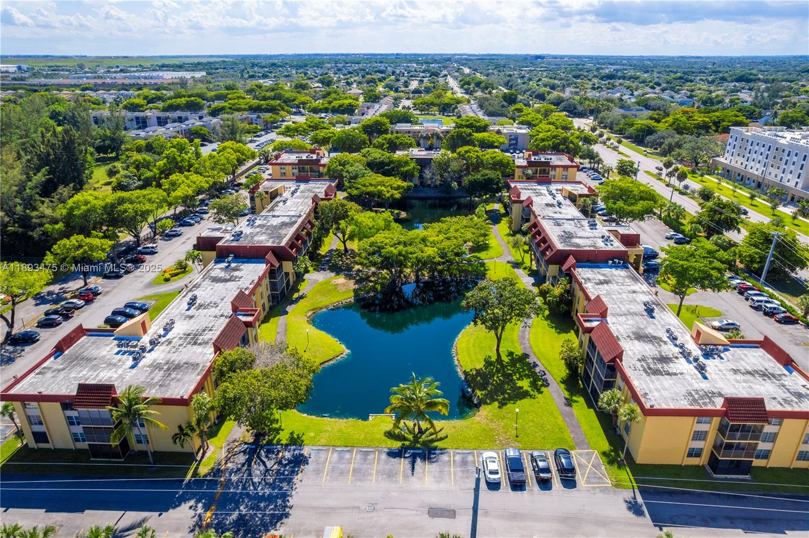 FOXCROFT APTS INC CONDO - Residential Lease