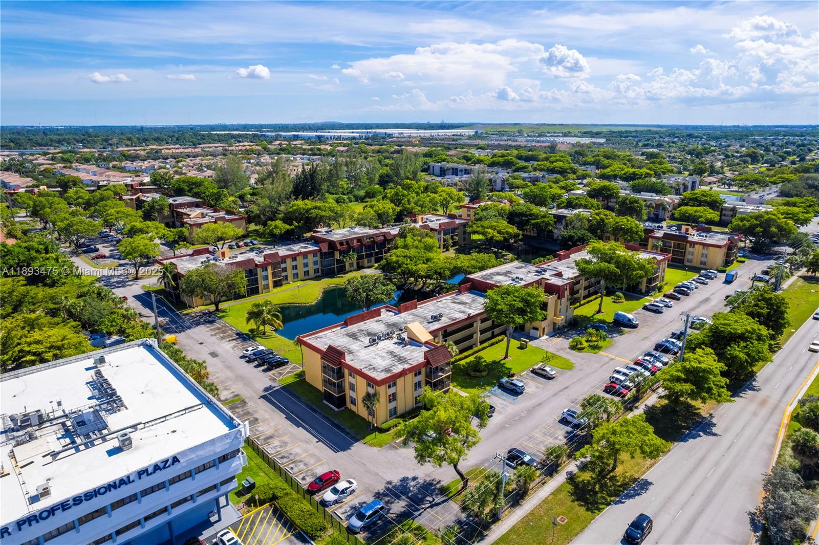 FOXCROFT APTS INC CONDO - Residential Lease