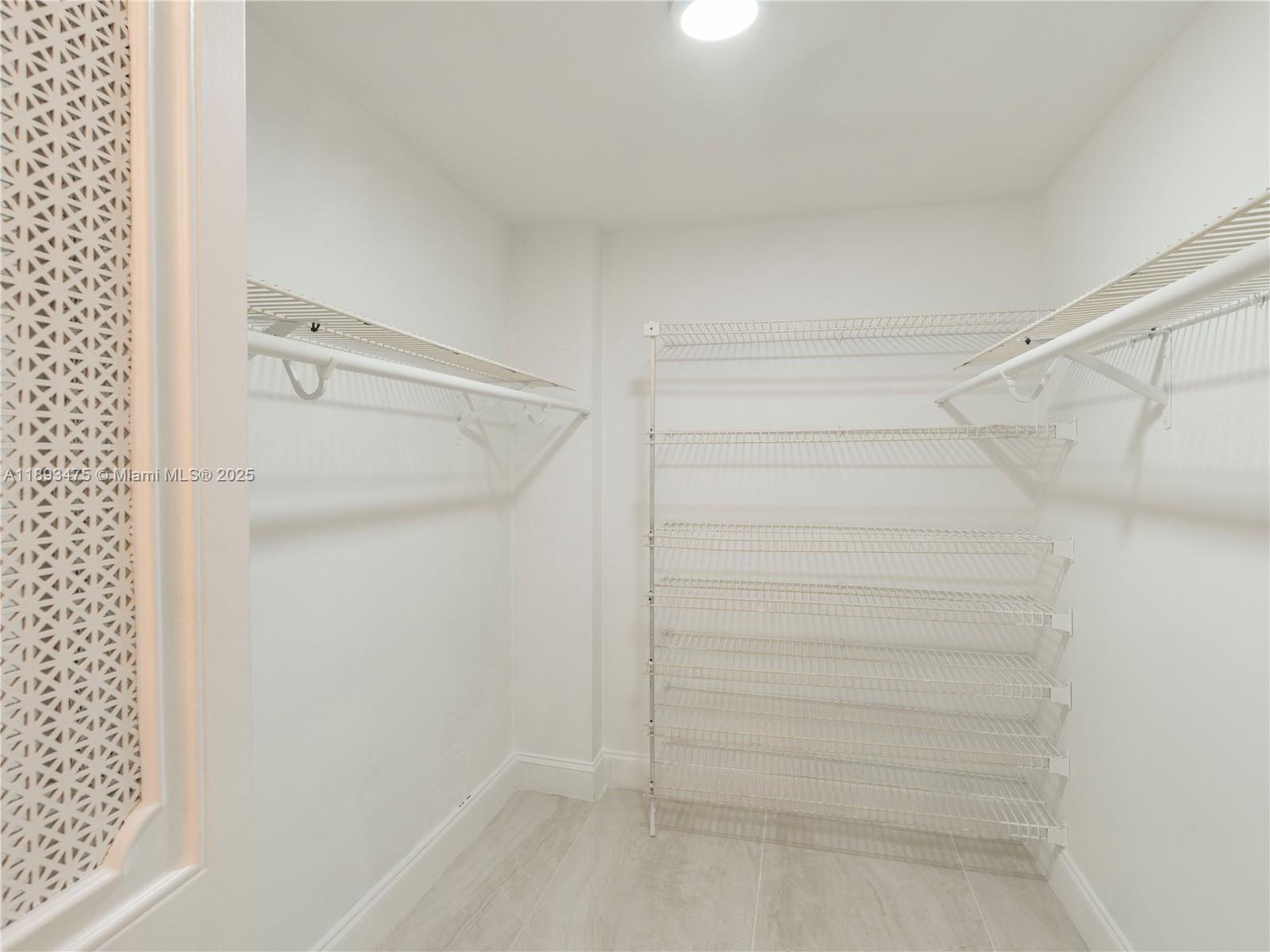 FOXCROFT APTS INC CONDO - Residential Lease