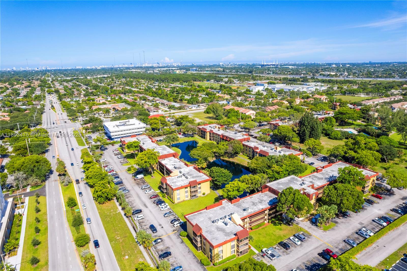FOXCROFT APTS INC CONDO - Residential Lease