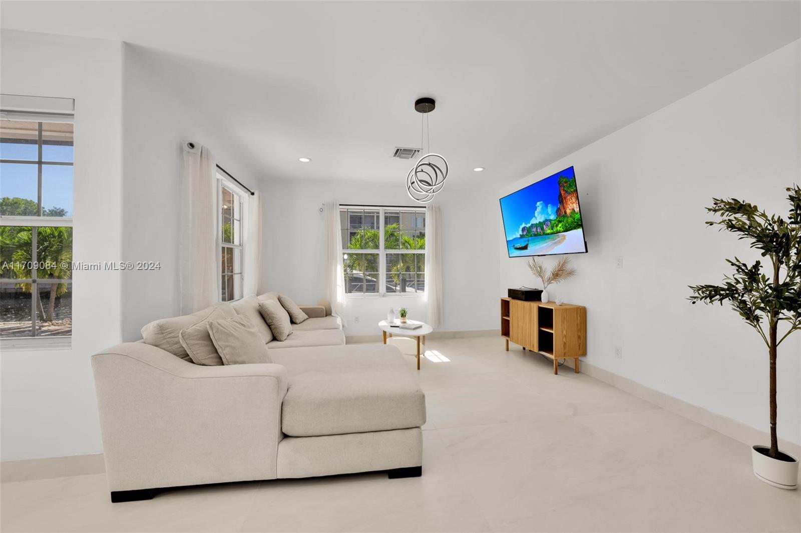 EASTERN SHORES - Residential