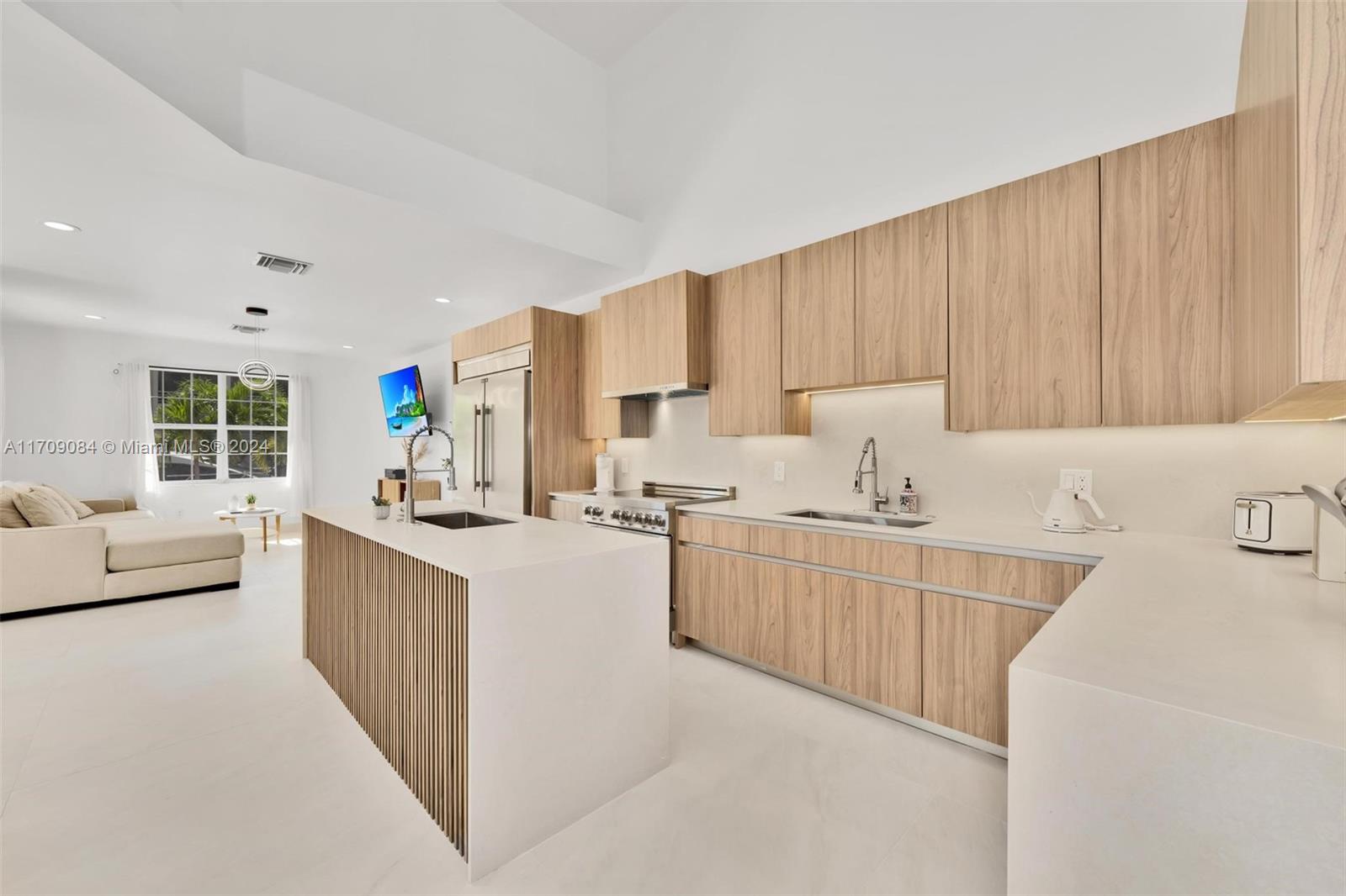 EASTERN SHORES - Residential