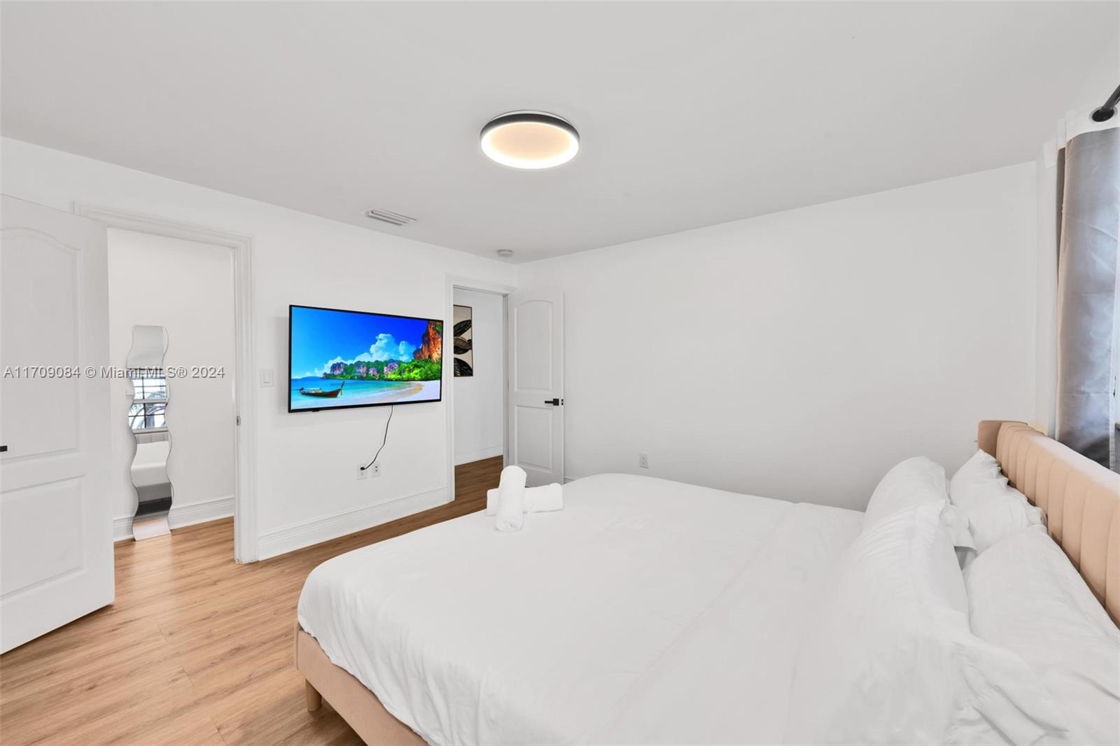 EASTERN SHORES - Residential