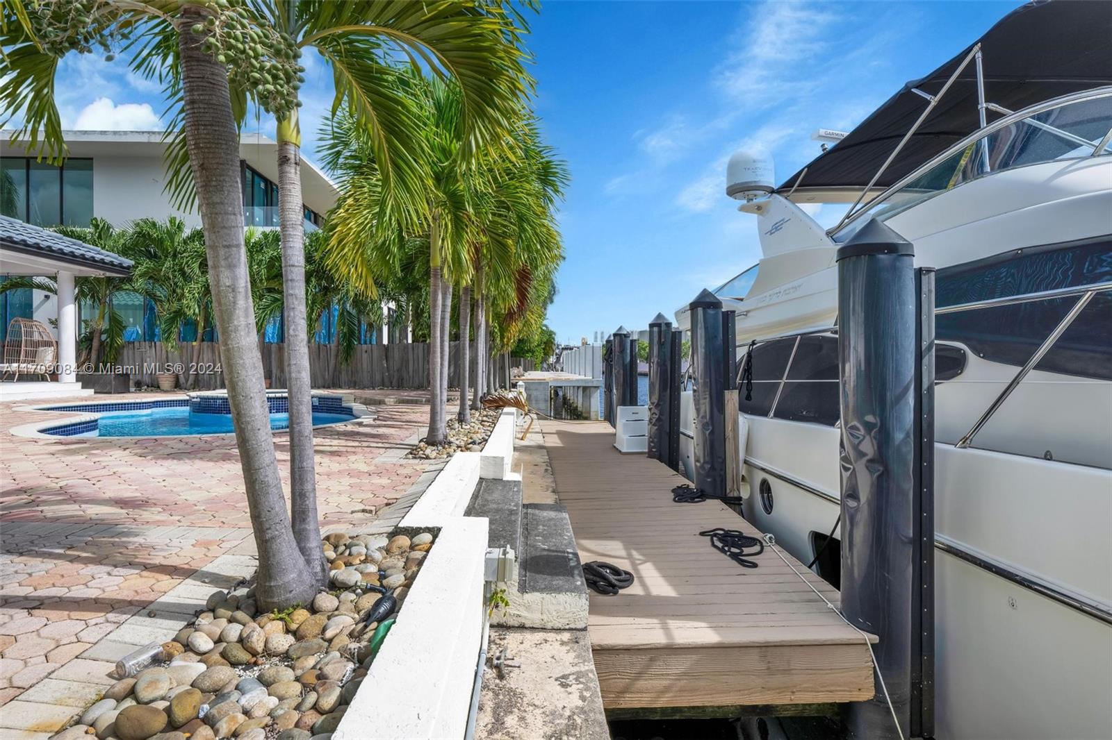 EASTERN SHORES - Residential