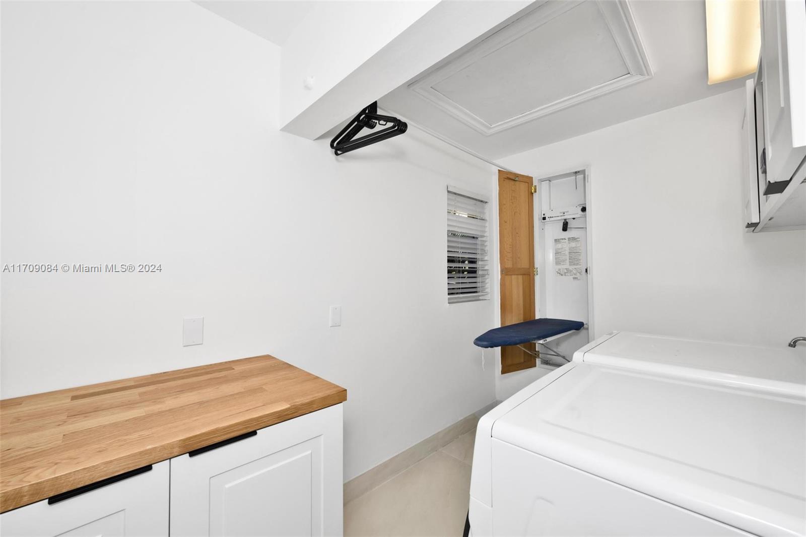 EASTERN SHORES - Residential