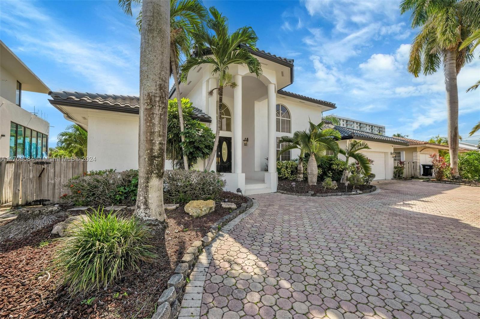 EASTERN SHORES - Residential