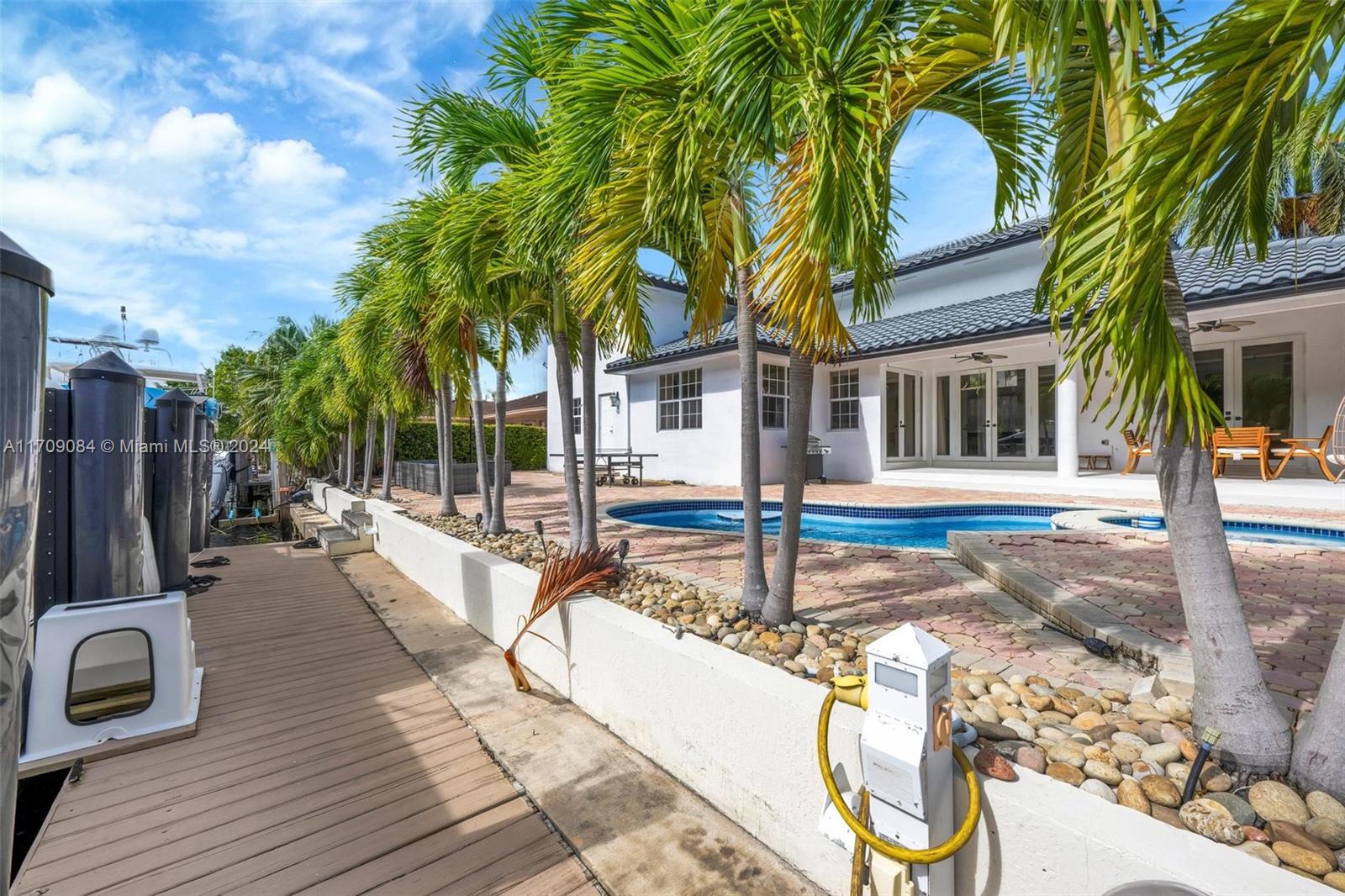 EASTERN SHORES - Residential