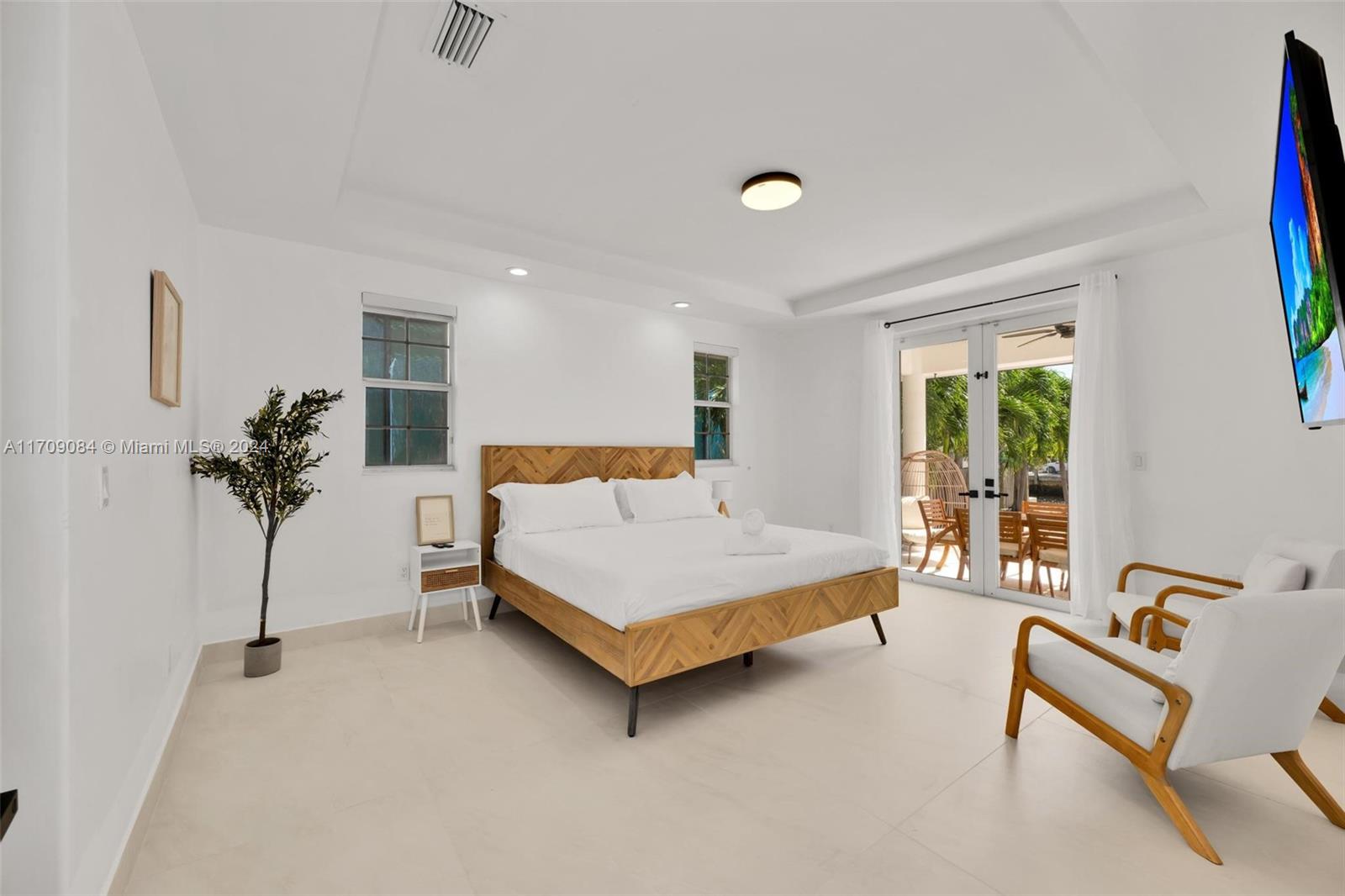 EASTERN SHORES - Residential