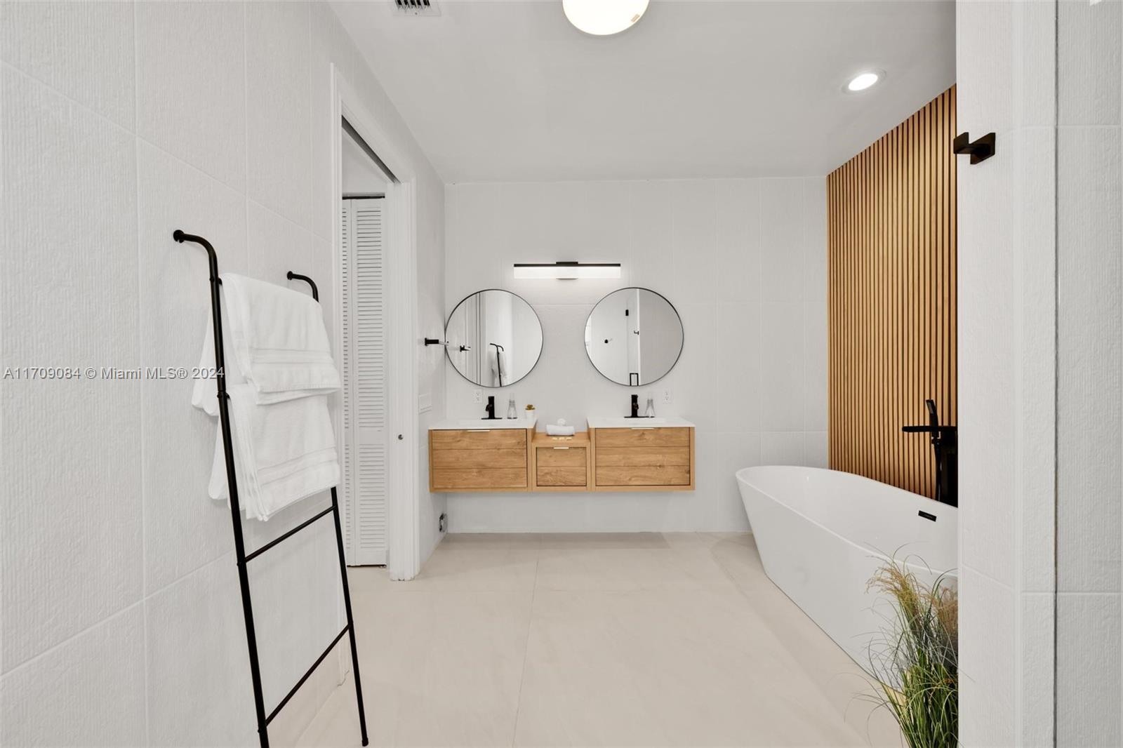 EASTERN SHORES - Residential