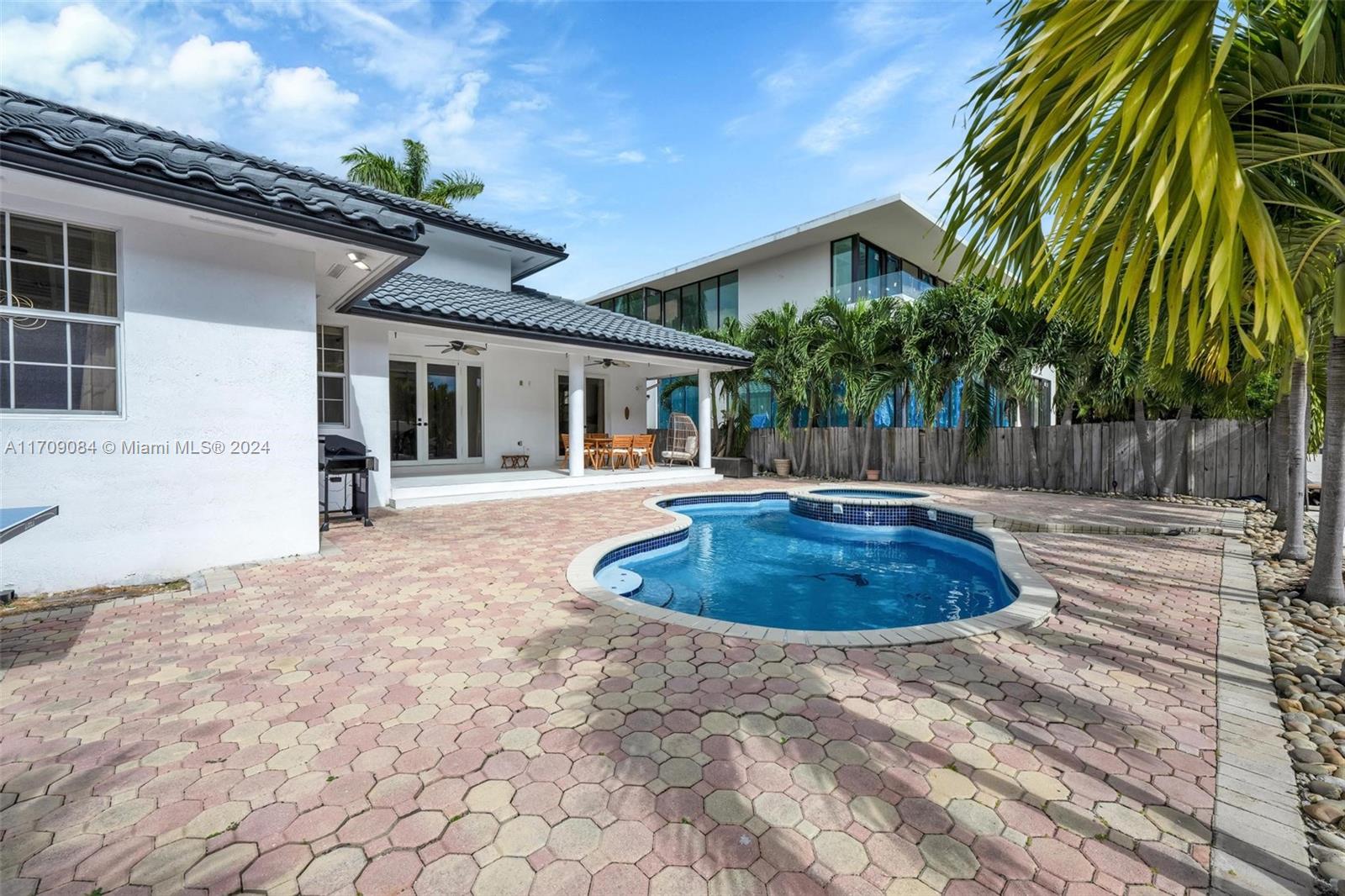 EASTERN SHORES - Residential