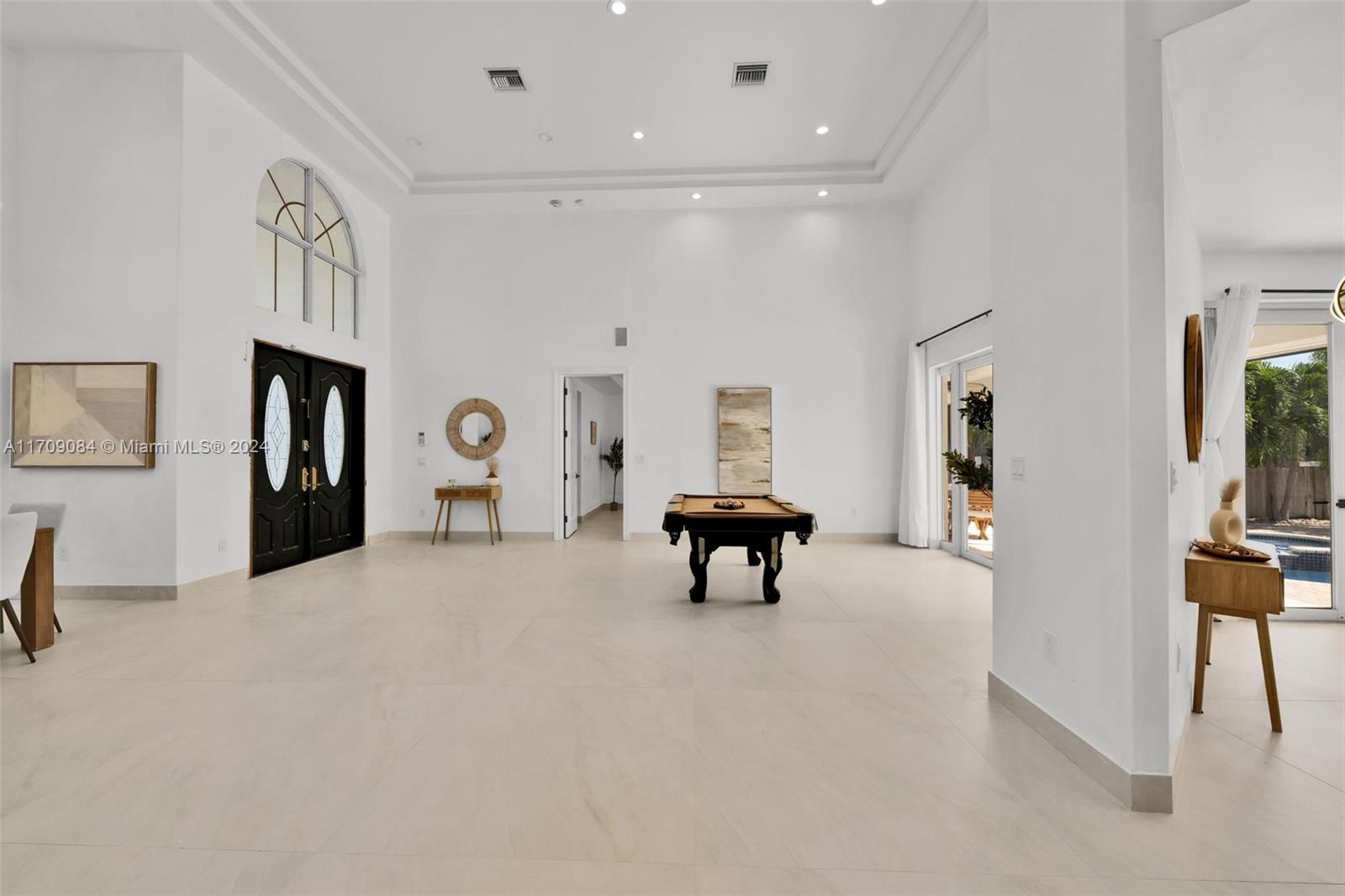 EASTERN SHORES - Residential