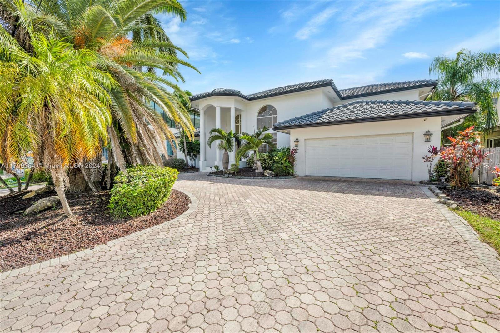 EASTERN SHORES - Residential