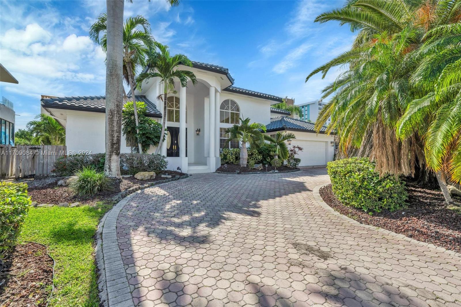 EASTERN SHORES - Residential