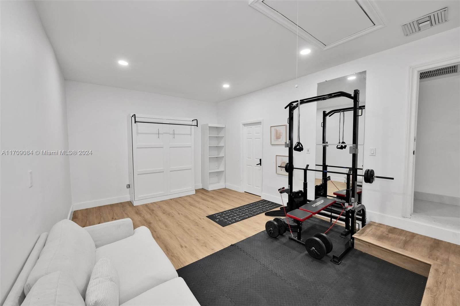 EASTERN SHORES - Residential