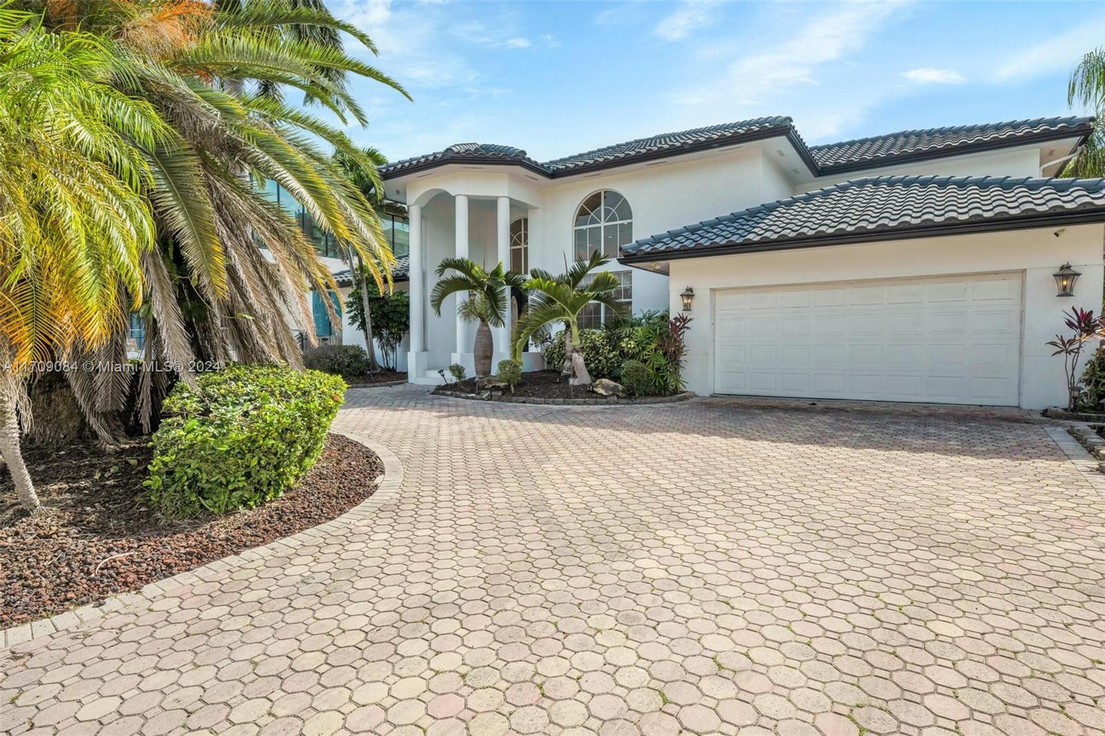 EASTERN SHORES - Residential