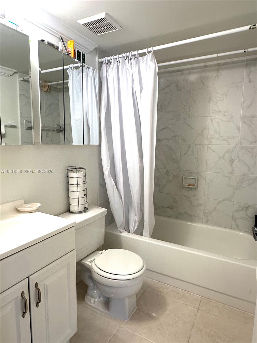 PRESIDENTIAL CORNERS COND - Residential