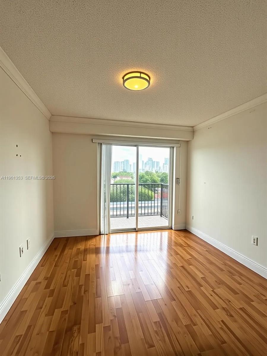 PRESIDENTIAL CORNERS COND - Residential