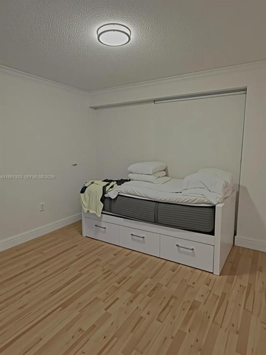 PRESIDENTIAL CORNERS COND - Residential