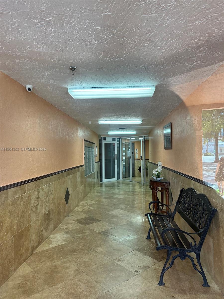 PRESIDENTIAL CORNERS COND - Residential