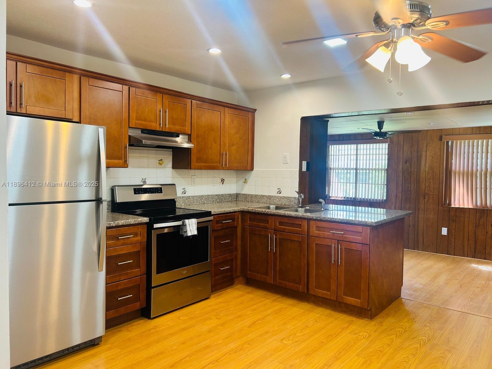 MAINLANDS OF TAMARAC LAKE - Residential