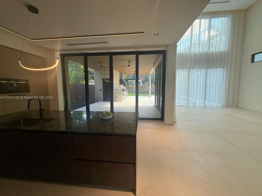 BRICKELL ESTATES - Residential