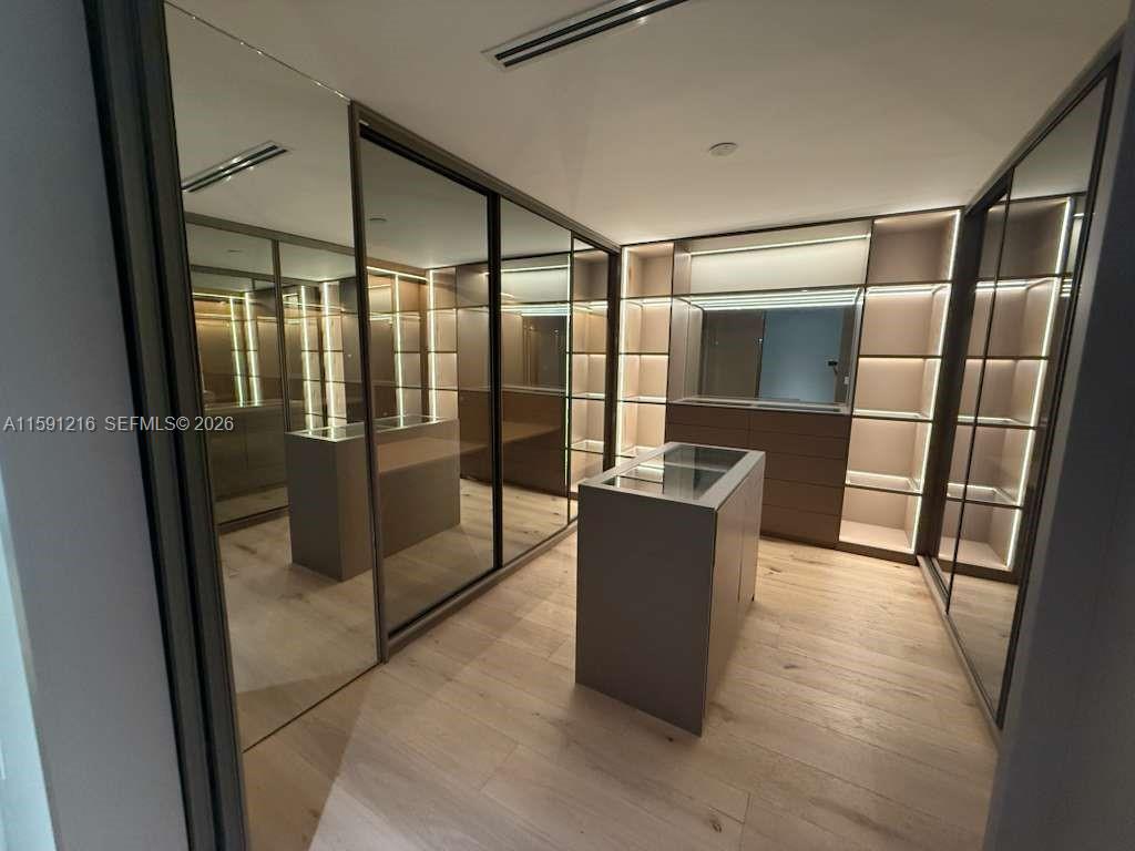 BRICKELL ESTATES - Residential