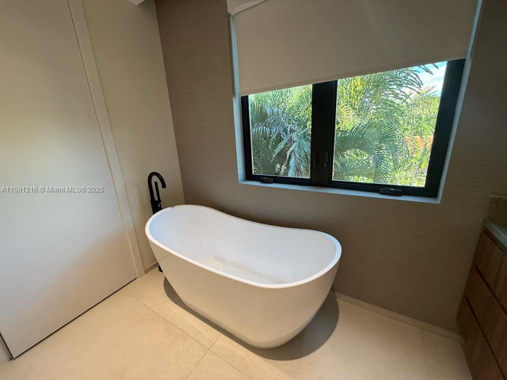 BRICKELL ESTATES - Residential