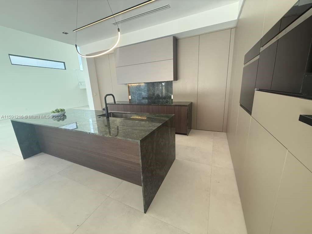 BRICKELL ESTATES - Residential