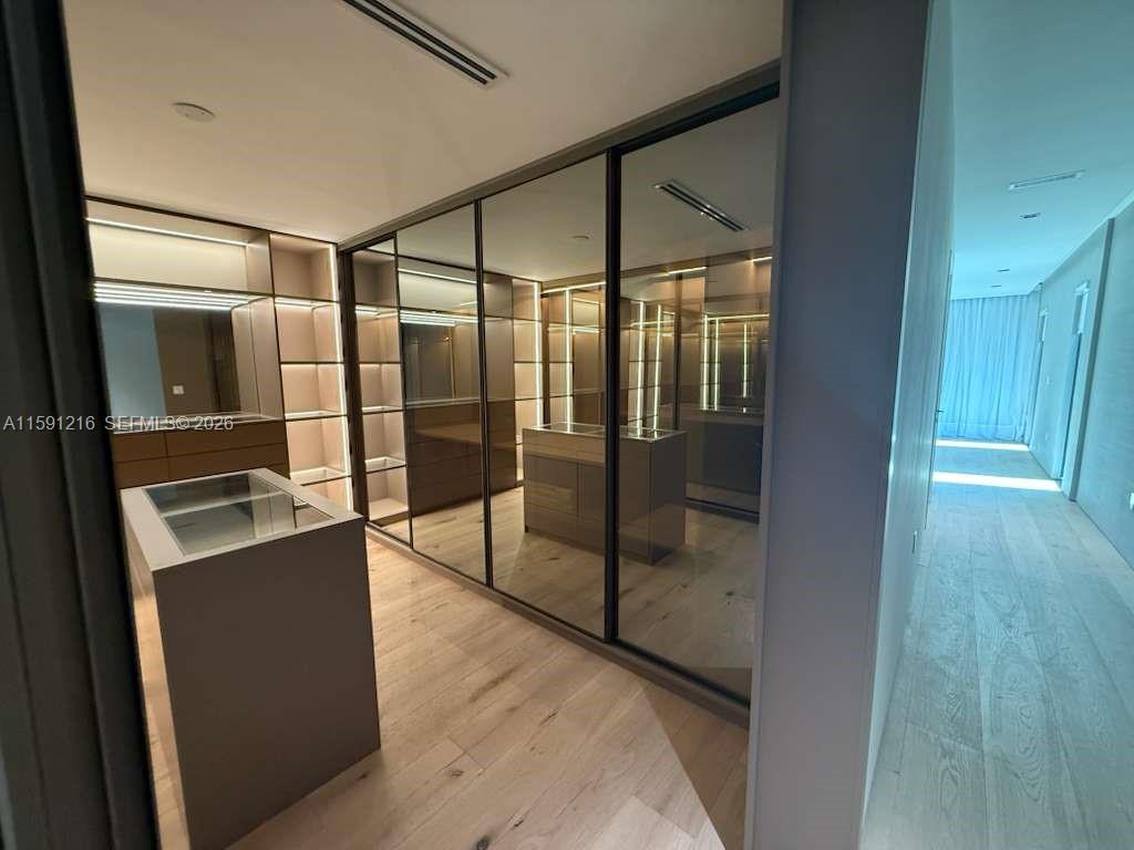 BRICKELL ESTATES - Residential