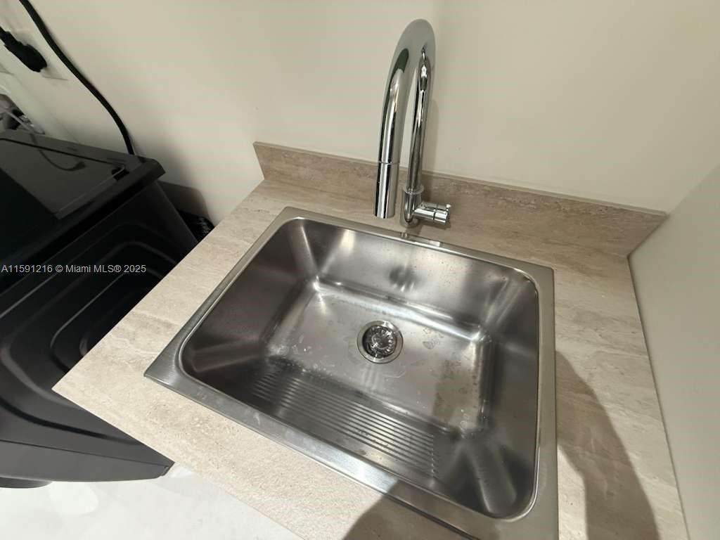 BRICKELL ESTATES - Residential