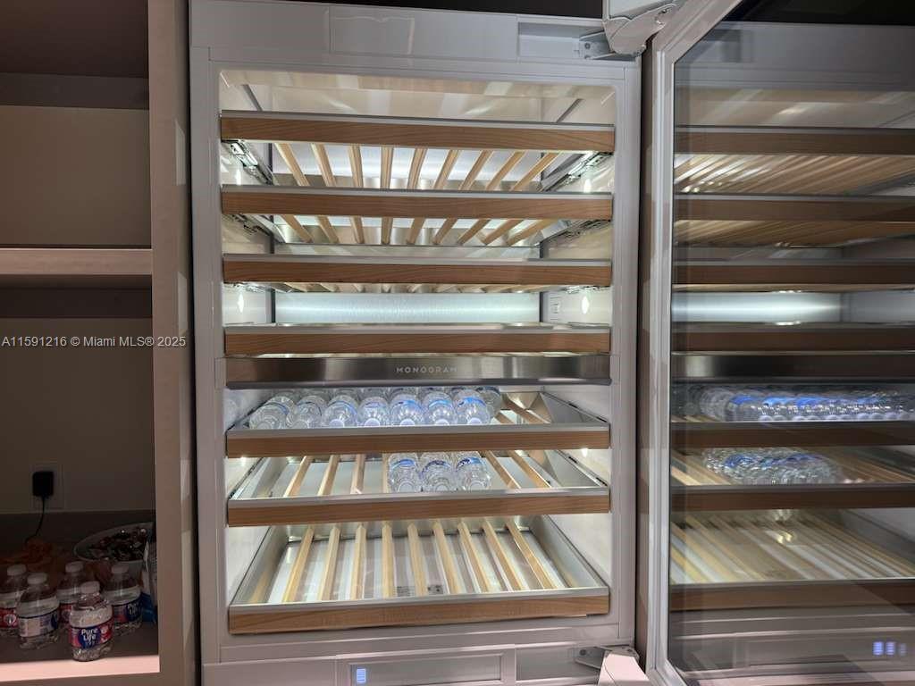 BRICKELL ESTATES - Residential