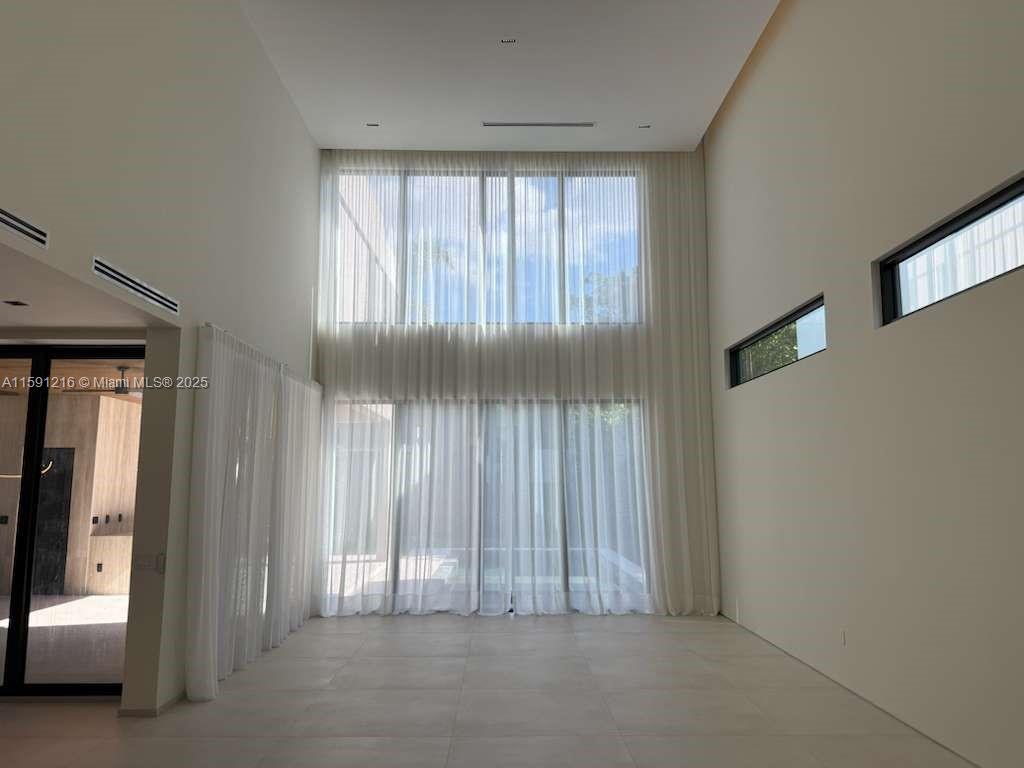 BRICKELL ESTATES - Residential